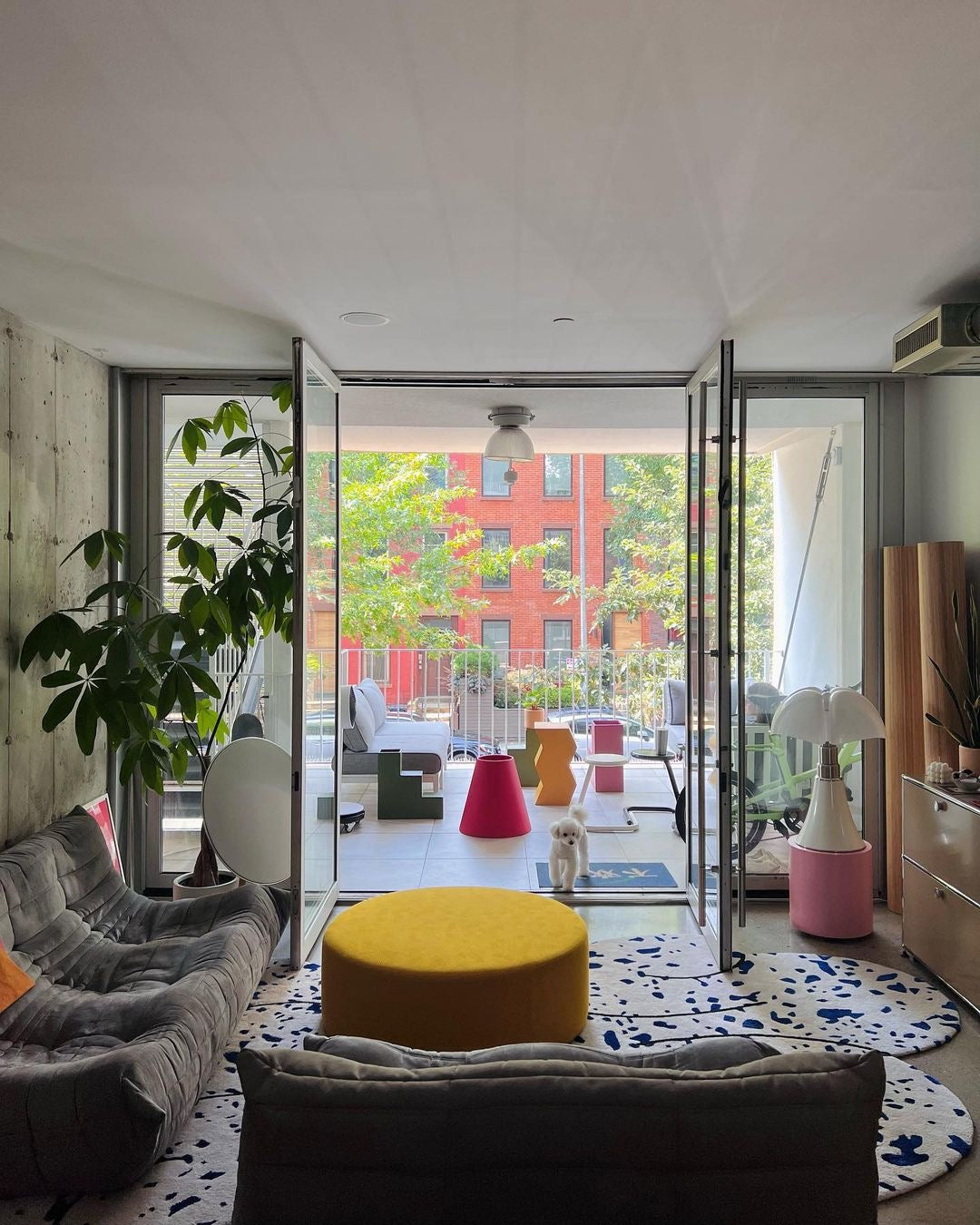 斑点模様のラグ – Okej